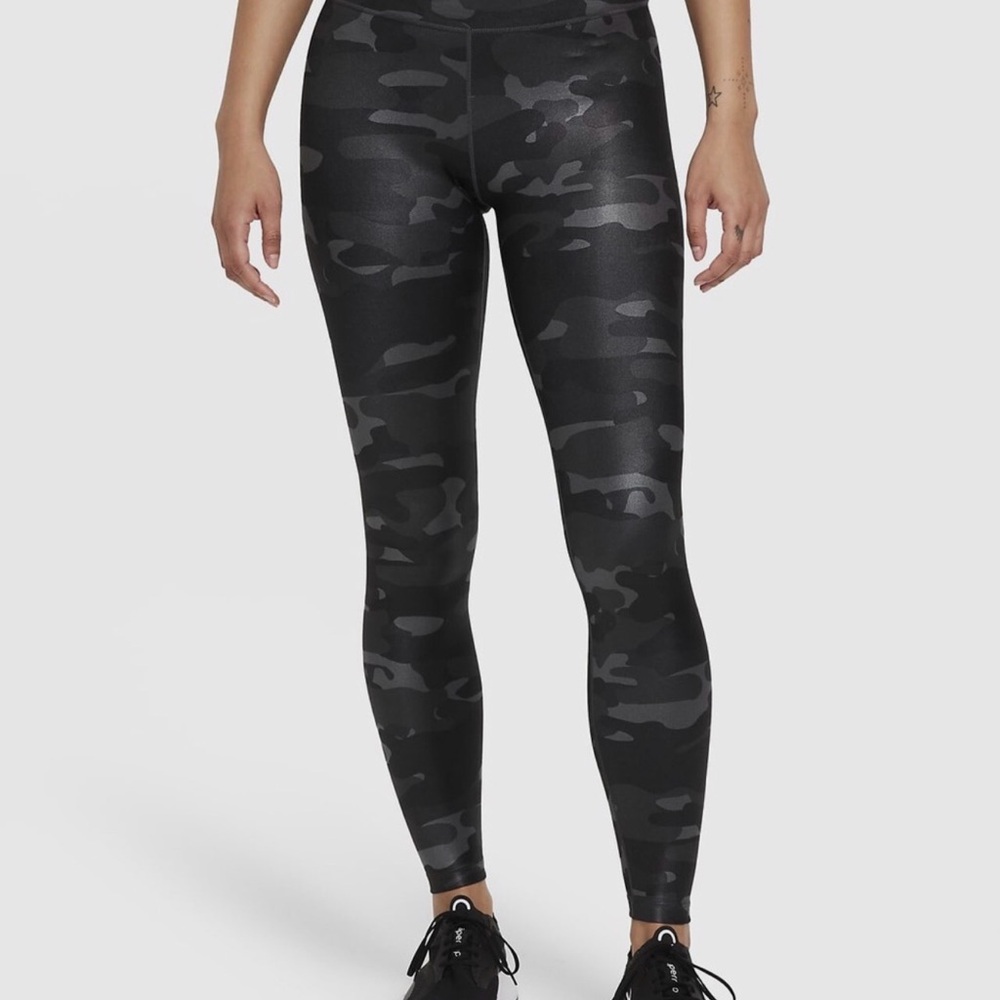 Nike Black & Dark Gray Camo High-Waist Leggings